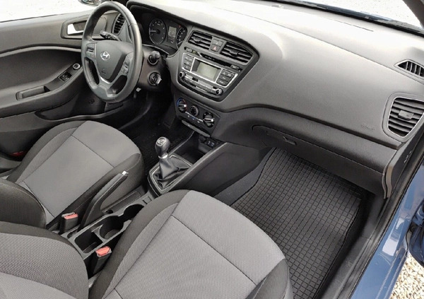 Hyundai i20 cena 43800 przebieg: 79467, rok produkcji 2017 z Lesko małe 379